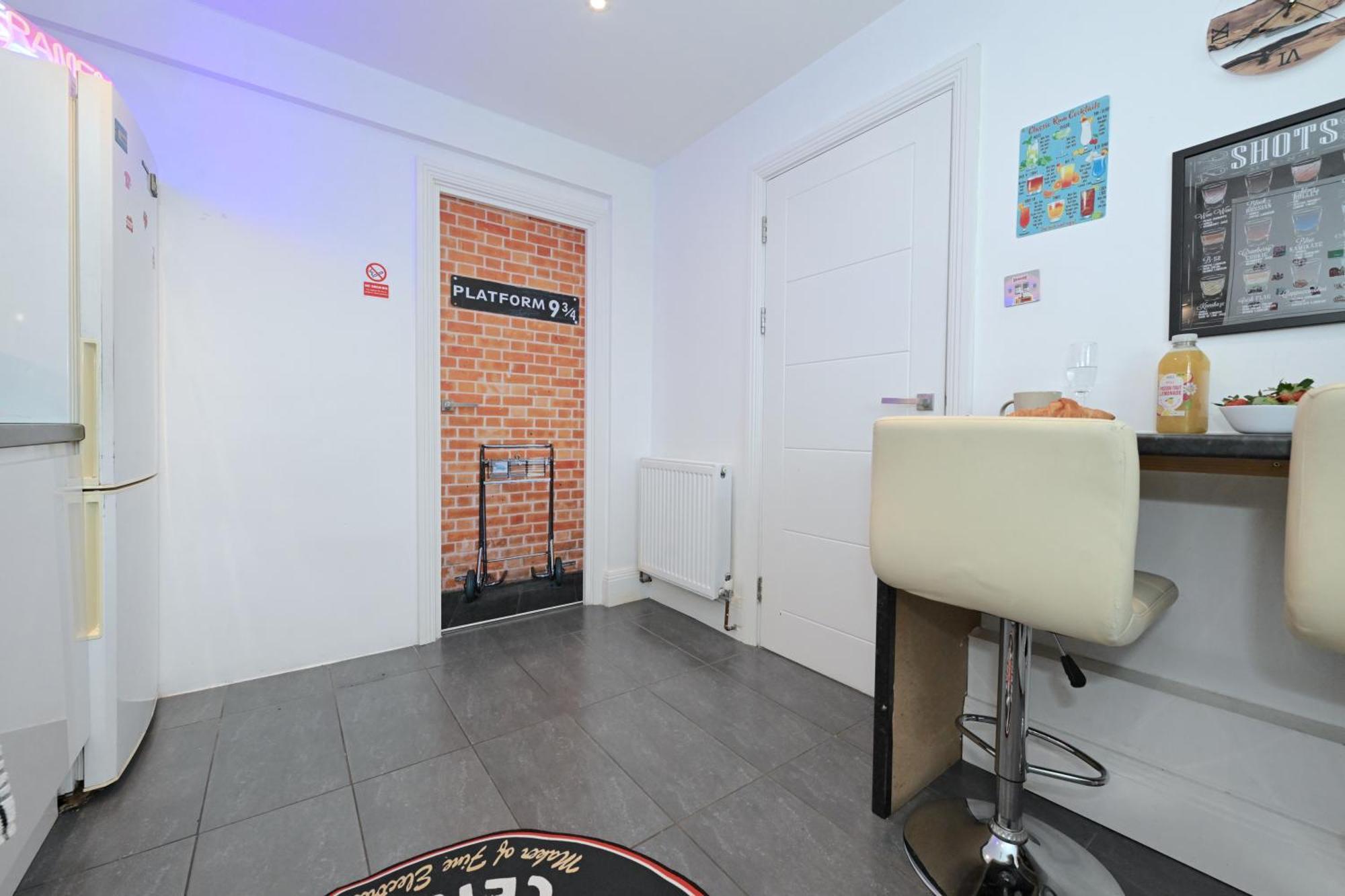 Superb 4 Bedroom Flat In The Heart Of Camden Town London Bagian luar foto
