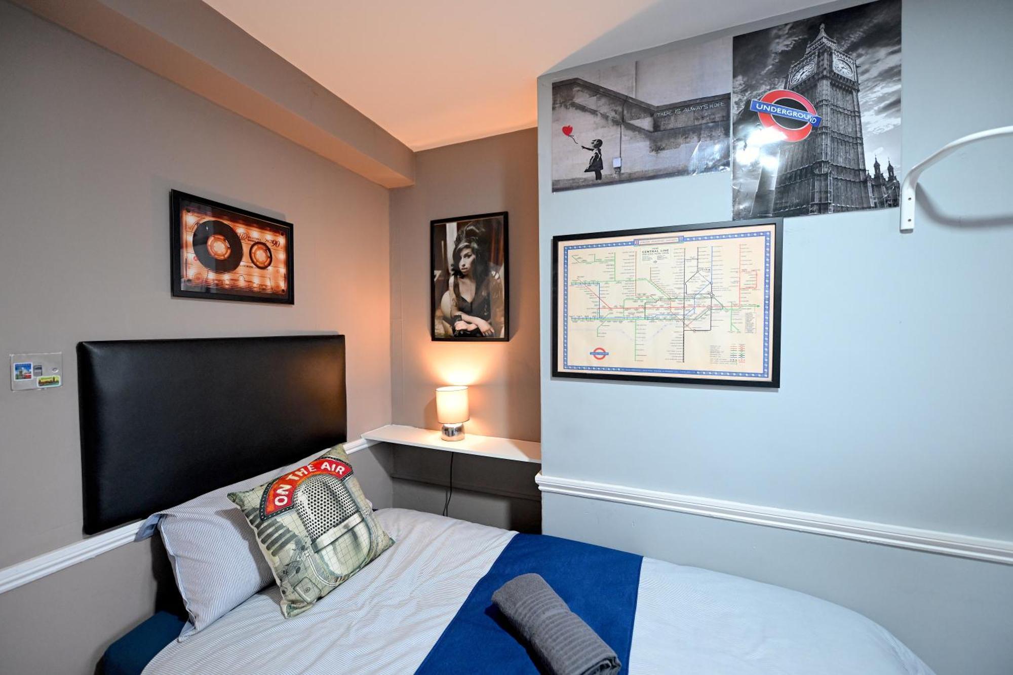 Superb 4 Bedroom Flat In The Heart Of Camden Town London Bagian luar foto