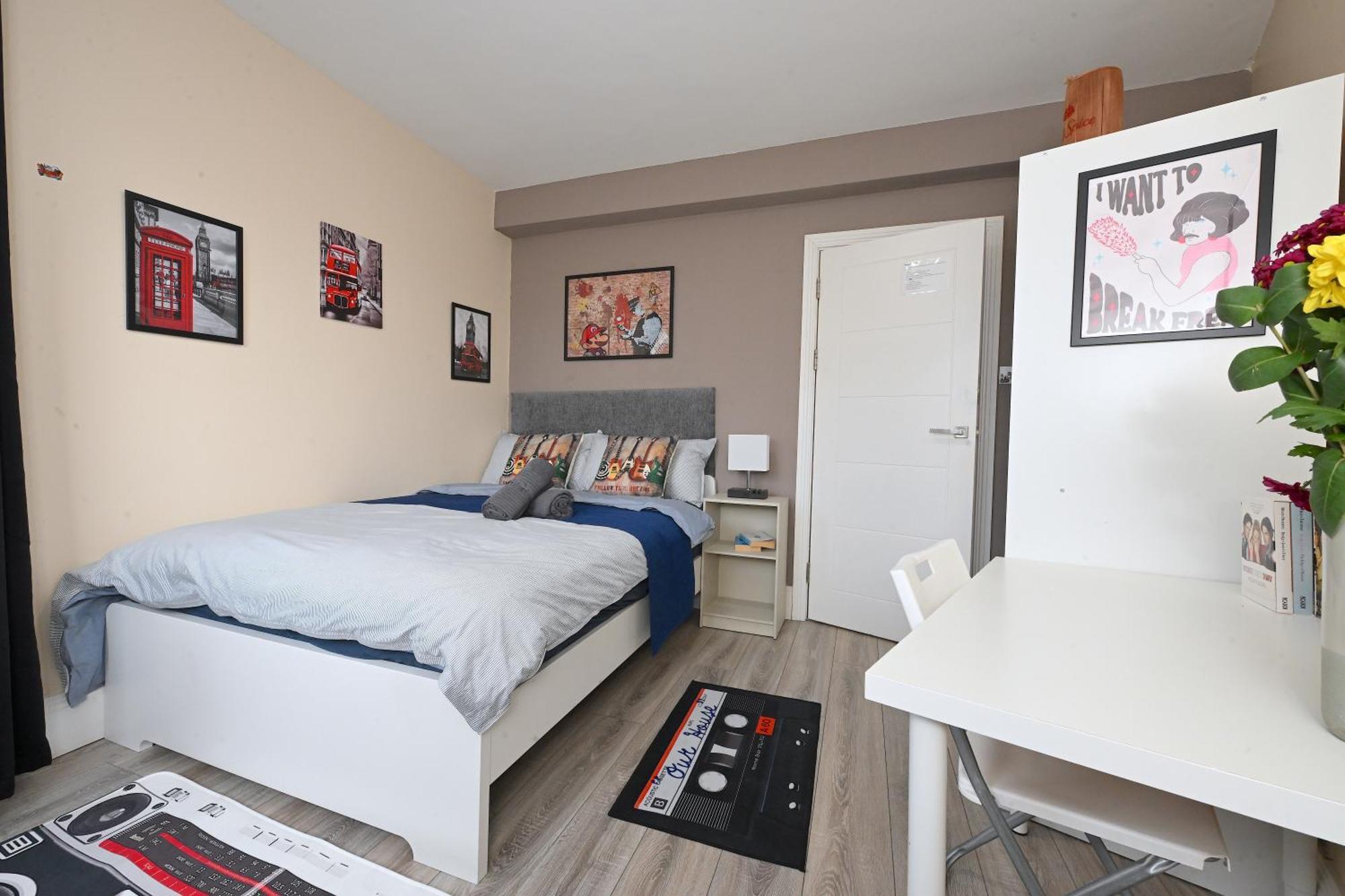 Superb 4 Bedroom Flat In The Heart Of Camden Town London Bagian luar foto