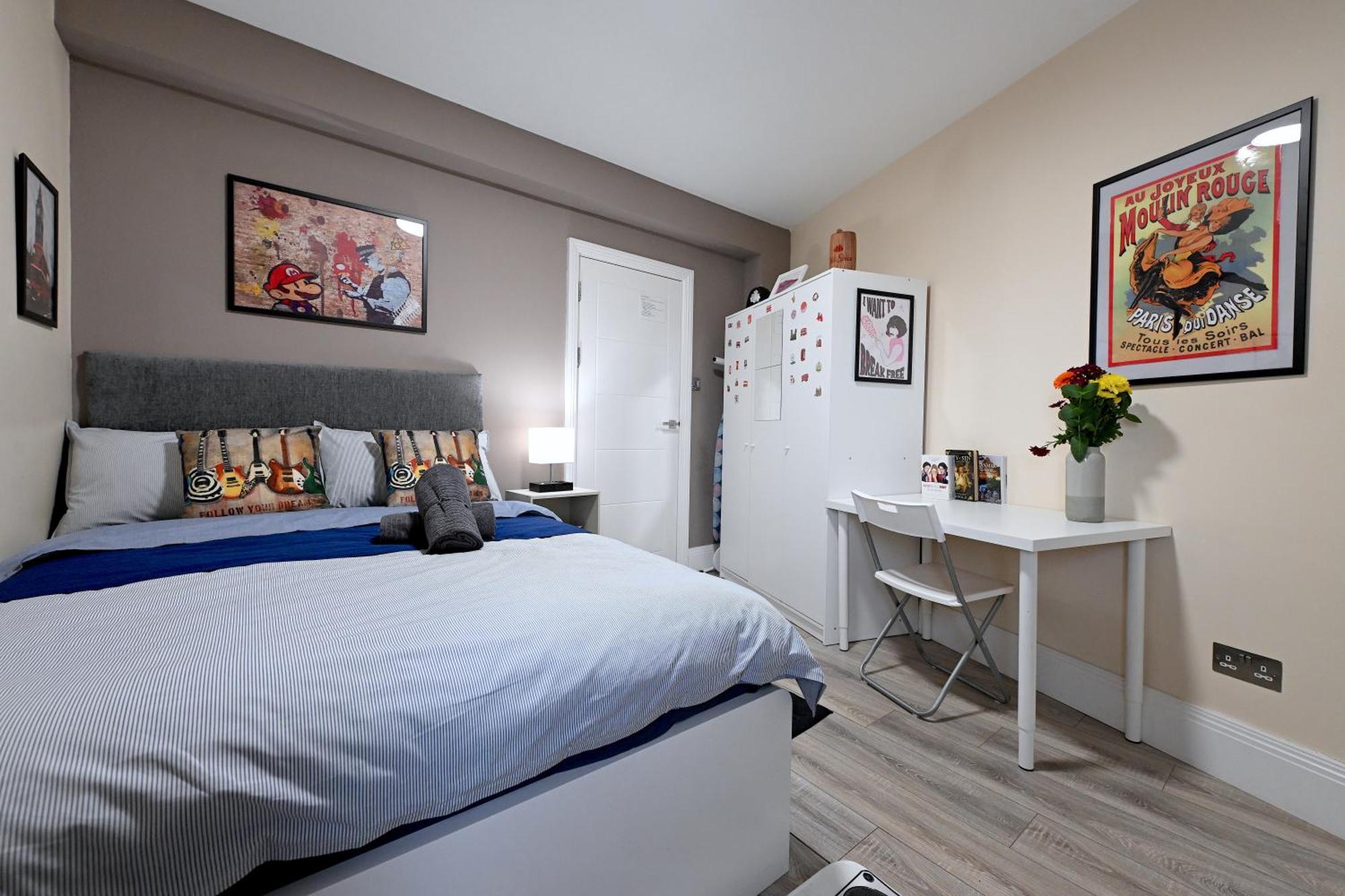 Superb 4 Bedroom Flat In The Heart Of Camden Town London Bagian luar foto